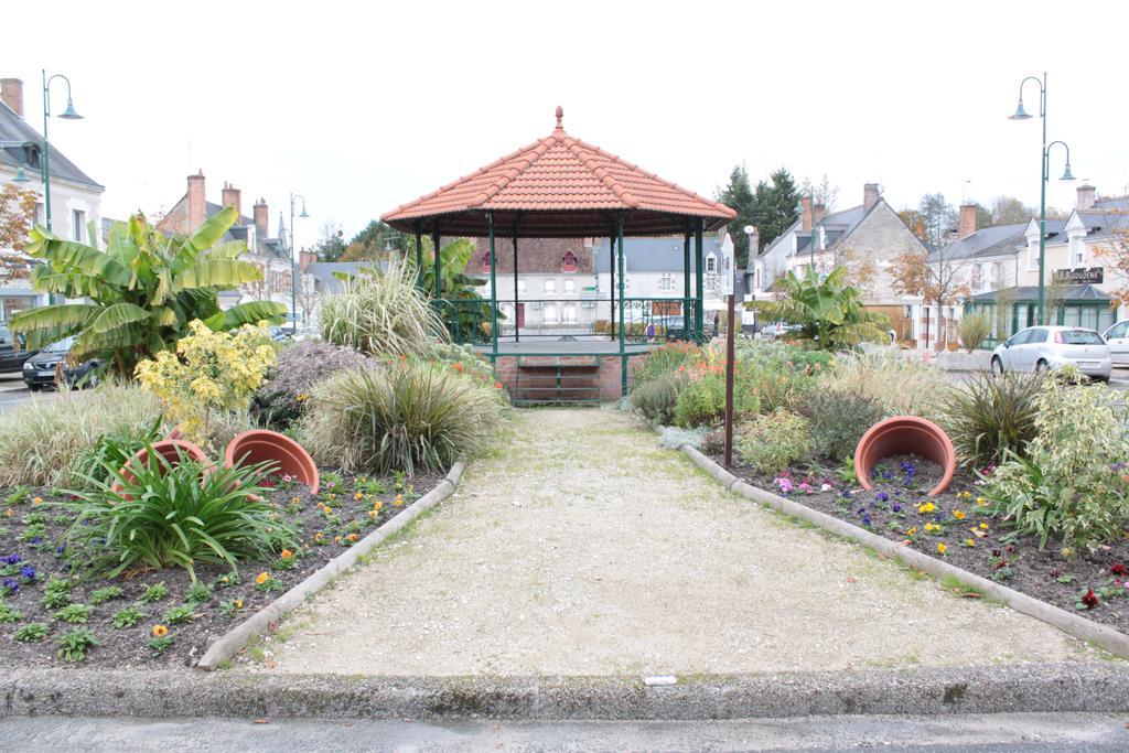 Appartamento Au Vélo Fleuri Bracieux Esterno foto